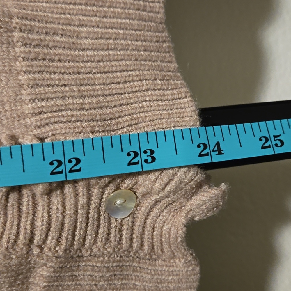 Hem & Thread Ruffled Cardigan NWT - Picture 7 of 7